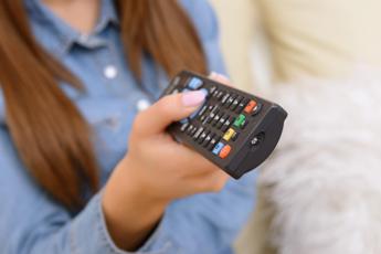 Total Audience e tv, rallenta lo streaming e cresce impatto smart tv