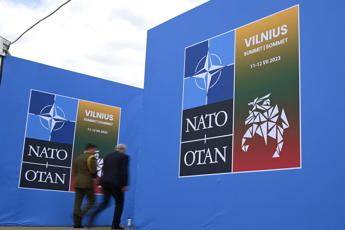 Ucraina, Nato frena su adesione: unanimità e condizioni per Kiev
