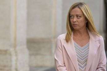 Albania, italiani non pagano conto. Meloni fa saldare l’Ambasciata