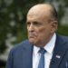 Assalto a Capitol Hill, Giuliani si consegna in Georgia: cauzione da 150mila dollari