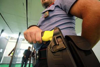 Chieti, nudo in strada viene bloccato con taser: 35enne muore poco dopo