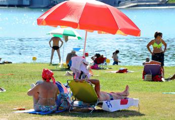 Ferragosto fuori casa per 1 italiano su 2: weekend da bollino nero