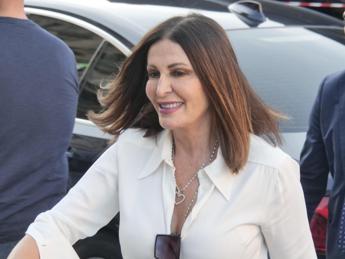 Governo, Santanchè: “Non mi dimetto e Meloni non farà rimpasto”