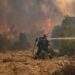 Grecia, nuovi incendi in tutto il Paese: fiamme a 15 km da Atene