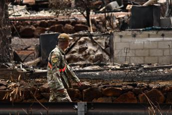 Incendi Hawaii, polemica sulle sirene: si dimette capo emergenze Maui