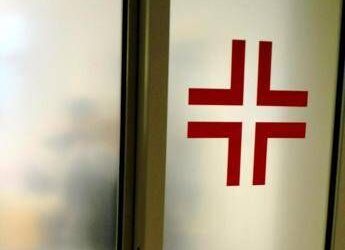 Investito mentre camminava sul marciapiede, 17enne in fin di vita a Padova