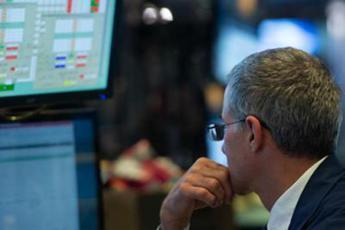 Spread Btp-Bund apre a 205 punti, rendimento al 4,90%