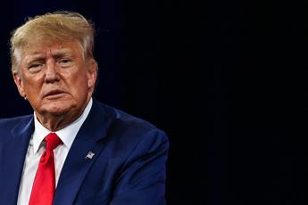 Trump: “Oggi il mio arresto”. E annuncia l’orario