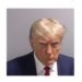 Trump arrestato, foto segnaletica e schedatura: rilasciato su cauzione