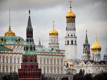 Ucraina, Russia: “Non ci sono basi per accordo di pace con Kiev”
