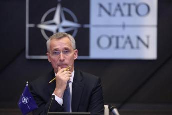 Ucraina, Stoltenberg: “Kiev guadagna centinaia metri al giorno”