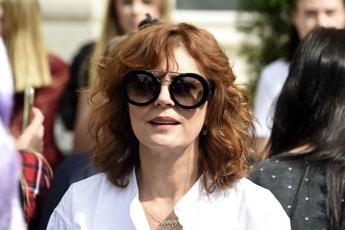 Ucraina, Susan Sarandon: “Nato fuori controllo, si inizi a lavorare a soluzione diplomatica”