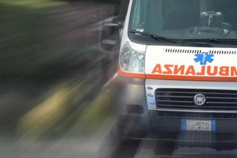 Auto travolge pedoni a Vigevano, feriti due anziani