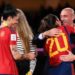 Bacio Rubiales a Hermoso, licenziato ct Nazionale femminile