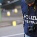 Bologna, 15enne aggredito da due ragazzi: accoltellato a volto e petto