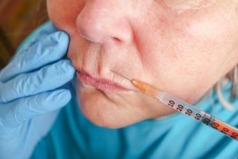 Botox non conosce crisi, anzi: ecco quante ‘punturine’ in un anno in Italia