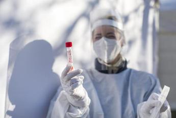 Covid, Ecdc: “Circolerà con influenza e virus sinciziale”