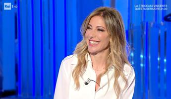 Domenica In, Mara Venier a Francesca Fagnani: “Quando ti sposi con Mentana?”