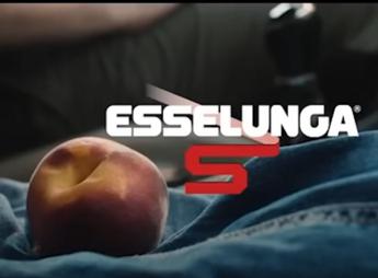 Esselunga e il nuovo spot della ‘Pesca’, cosa ne pensano i politici