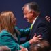Giorgia Meloni a Budapest, abbraccio con Orban al summit su natalità e famiglia
