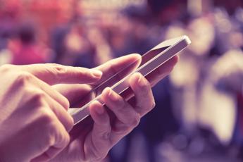 IT-alert, come funziona e come disattivarlo su iPhone e Android: tutto quello che c’è da sapere