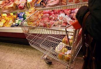 Inflazione in lieve calo ad agosto, ma accelera il carrello della spesa: i dati Istat