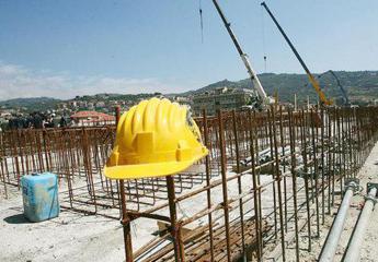 Messina, operaio 50enne cade da ponteggio e muore