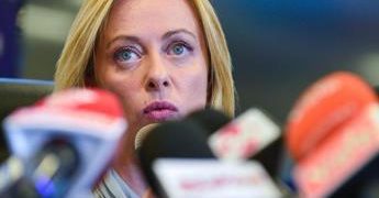 Migranti, Giorgia Meloni: “‘Decidiamo noi chi entra’ è sunto nuova posizione in Ue”