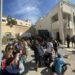 Migranti, a Lampedusa è gara di solidarietà, striscioni contro Ue