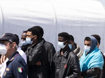 Migranti, giudici accolgono ricorso tunisino portato a Pozzallo: “Decreto illegittimo”