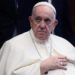 Migranti, il dolore del Papa: “Mediterraneo enorme cimitero”