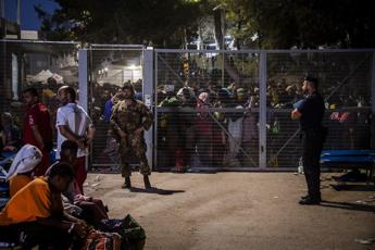 Migranti, in 2.796 all’hotspot di Lampedusa