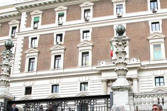 Migranti, minori non accompagnati “mai in Cpr”: la precisazione
