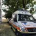 Milano, ciclista travolta da un’auto: è grave