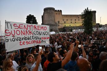 Musicista ucciso a Napoli, Meloni chiama la mamma