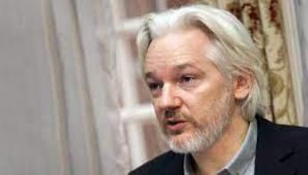 Napoli conferisce a Julian Assange la cittadinanza onoraria