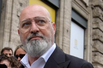 Pd, Bonaccini: “Sbaglia chi va via, ma Schlein ascolti malessere”