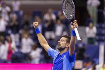 US Open, Djokovic soffre ma va agli ottavi