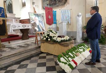 Aperta a Pietrasanta la camera ardente di Fernando Botero