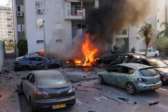 Attacco Israele, parroco Gaza offre rifugio in parrocchia