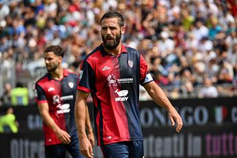 Cagliari-Frosinone 4-3, Pavoletti firma rimonta super: prima vittoria per Ranieri