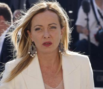 Giorgia Meloni non va a kermesse Fratelli d’Italia: “Anch’io sono un essere umano, scusatemi”