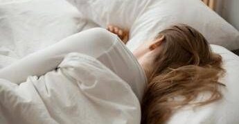 Insonnia frena i neuroni e rallenta il cervello, lo studio