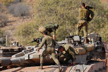 Israele, Hamas prova attacco dal mare: assalto coi sub, uccisi