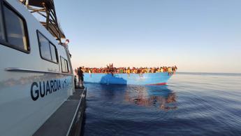 Migranti, l’impegno della Gdf a Lampedusa