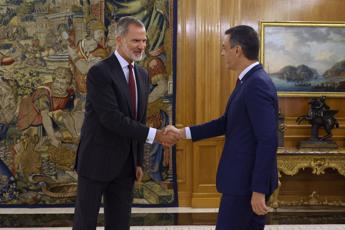 Spagna, re incarica Sanchez di formare il governo