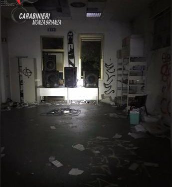 rave party Monza in un’industria dismessa: 100 giovani denunciati