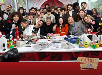 Fiorello e il ‘fasciocomunista’ Alemanno: “Si tatuerà Che Guevara che fa saluto romano”