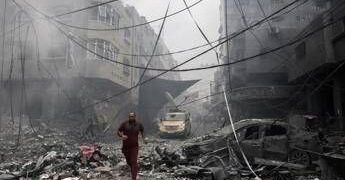 Gaza, 8 palestinesi uccisi in raid Israele sulla Striscia