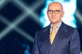 Grande Fratello, Signorini ‘attacca’ i concorrenti: “Datevi una mossa”